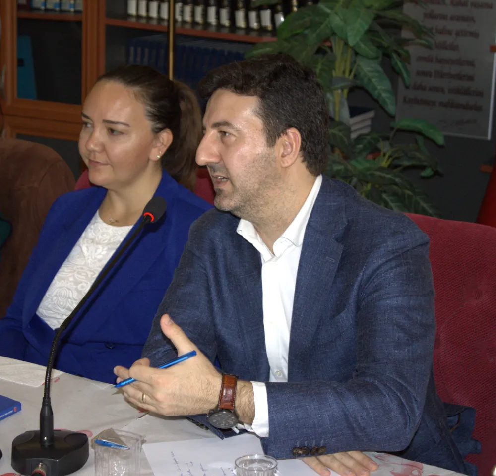 Avrasya Bir Vakfı Divan Sohbeti, Doç. Dr. Uğur Yasin ASAL